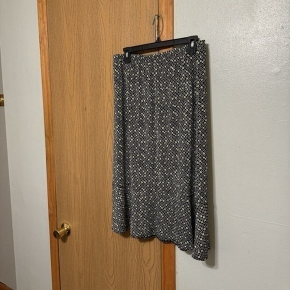 Laura Ashley Medium w/Geometric Print Knee-Length Pull-On A-Line Skirt - EUC